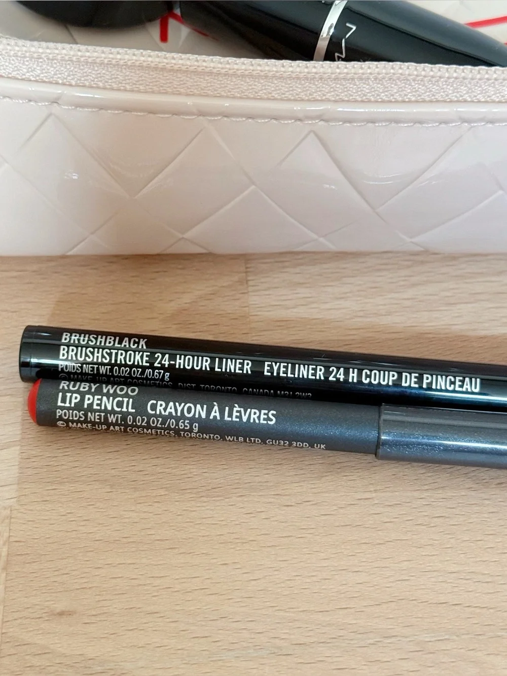 MAC Cosmetics 67g brushstroke